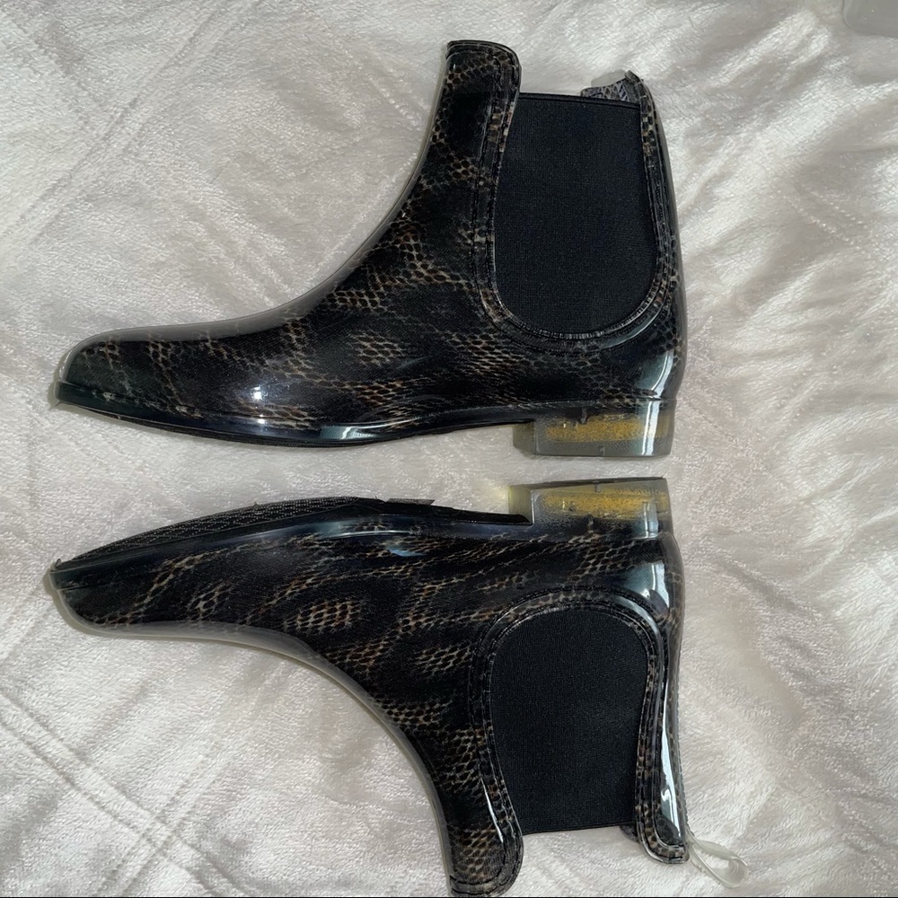 Python Pattern Rain Booties Size 9 - image 2